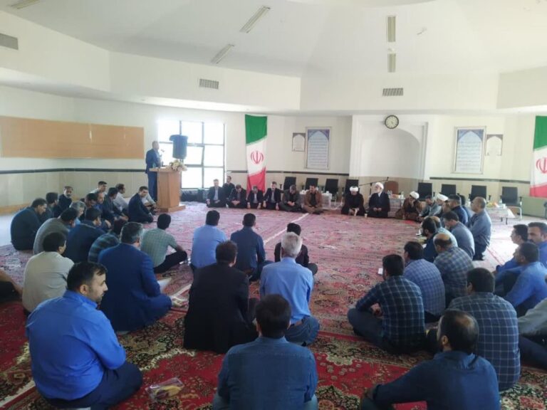 Meeting of the Supreme Leader's representative with factory employees